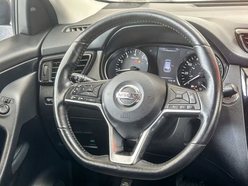Used 2017 Nissan Rogue Sport SV w/ SV Premium Package AWD/4WD image 15