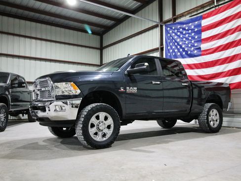 Used 2016 RAM 2500 SLT w/ Luxury Group AWD/4WD image 1
