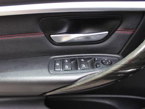 Used 2018 BMW 330i Sedan w/ Convenience Package RWD image 8