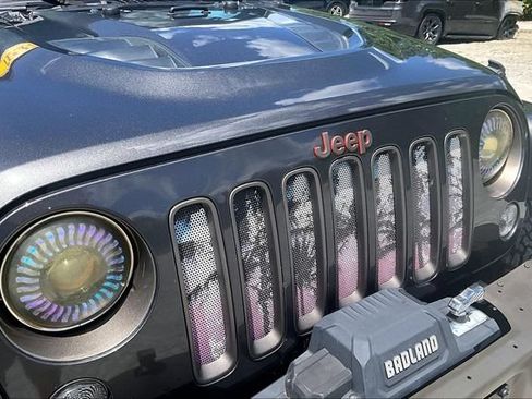 Used 2017 Jeep Wrangler Unlimited Sahara AWD/4WD image 27