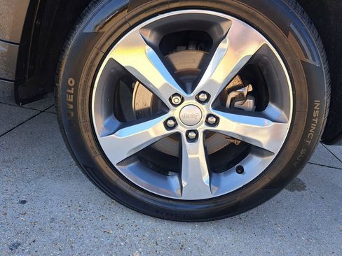 Used 2021 Jeep Grand Cherokee L Limited RWD image 30