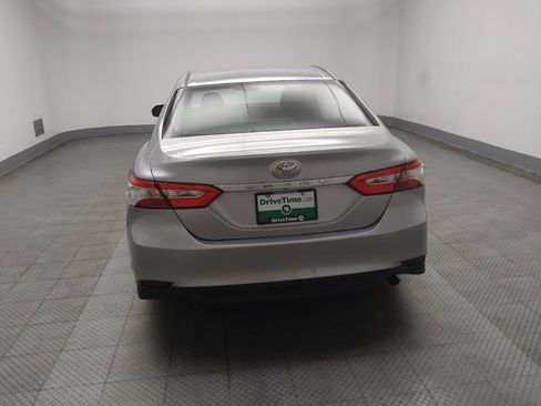 Used 2018 Toyota Camry FWD image 6
