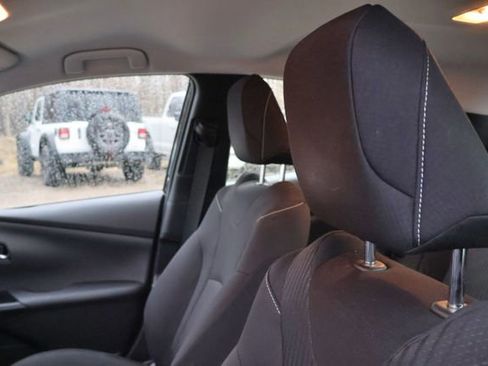 Used 2020 Toyota Prius Prime LE image 12