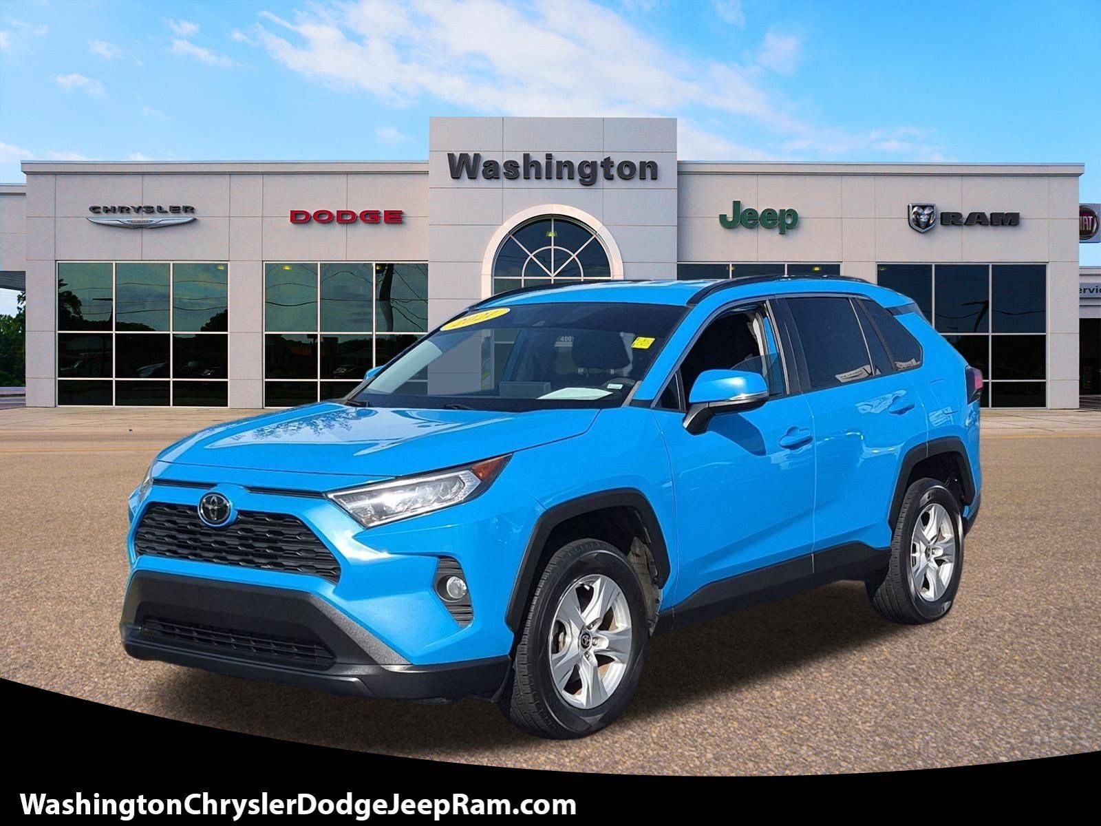 Used 2021 Toyota RAV4 XLE FWD image 1