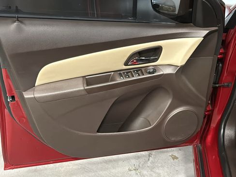Used 2013 Chevrolet Cruze LTZ w/ Enhanced Safety Package FWD image 9