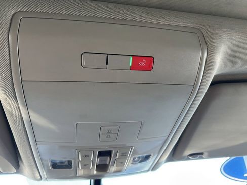 Used 2021 Volkswagen Atlas SE w/ Panoramic Sunroof Package image 24