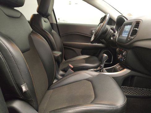 Used 2020 Jeep Compass Latitude FWD image 21