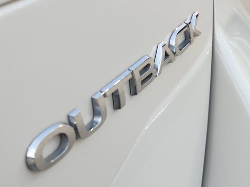 Used 2022 Subaru Outback Limited image 12