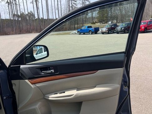 Used 2013 Subaru Outback 2.5i Limited w/ Moonroof Pkg image 19