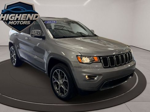Used 2019 Jeep Grand Cherokee Limited w/ Trailer Tow Group IV image 8