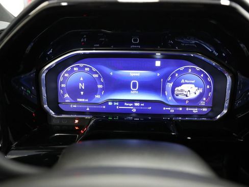 Certified 2023 Chevrolet Silverado 1500 High Country w/ Technology Package AWD/4WD image 5