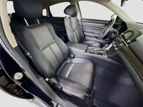 Used 2020 Honda Accord EX image 27