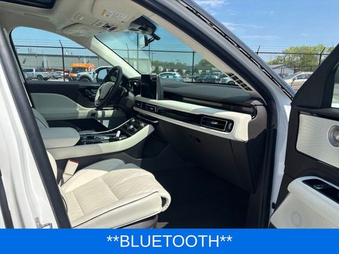 Certified 2024 Lincoln Aviator Black Label w/ Class IV Trailer Tow Package AWD/4WD image 10