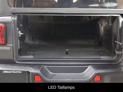 Used 2022 Jeep Wrangler Unlimited Rubicon image 18