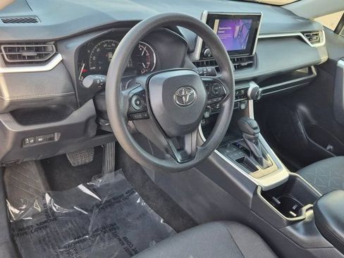 Used 2025 Toyota RAV4 XLE FWD image 17