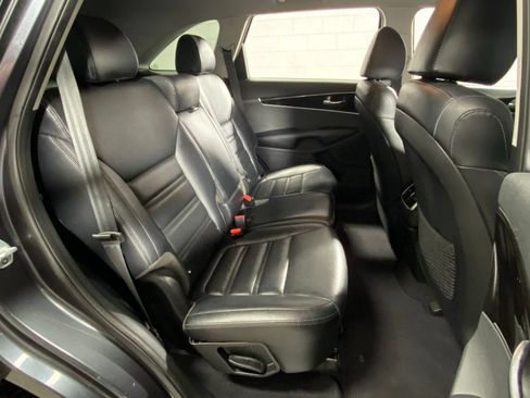 Used 2019 Kia Sorento EX FWD image 30
