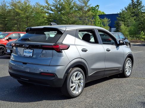 New 2027 Chevrolet Bolt LT w/ Comfort Package FWD image 5