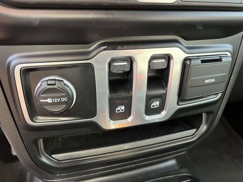 Certified 2023 Jeep Wrangler Sport AWD/4WD image 22