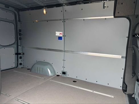 Used 2025 Mercedes-Benz Sprinter 2500 image 10