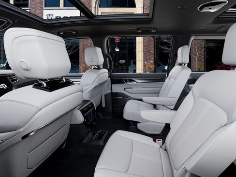 New 2026 Jeep Grand Wagoneer Summit AWD/4WD image 23