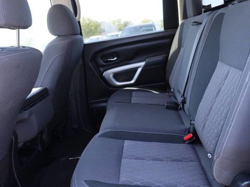 Used 2024 Nissan Titan SV image 17