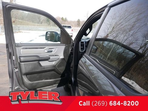 Used 2022 RAM 1500 Big Horn AWD/4WD image 20