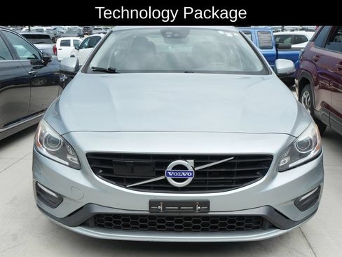 Used 2018 Volvo S60 T5 Dynamic w/ Vision Package FWD image 2