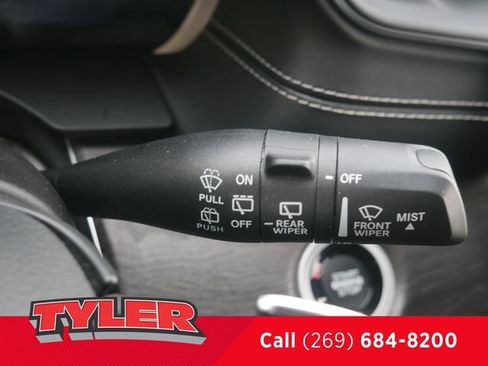 Used 2023 Jeep Grand Cherokee L Limited AWD/4WD image 26
