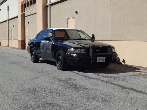 Used 2007 Ford Crown Victoria Police Interceptor image 1