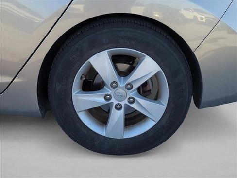 Used 2013 Hyundai Elantra GLS w/ Preferred Pkg image 6