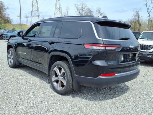 New 2026 Jeep Grand Cherokee L Limited w/ MOPAR Finishing Package AWD/4WD image 4