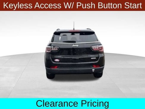 Used 2018 Jeep Compass Latitude FWD image 6