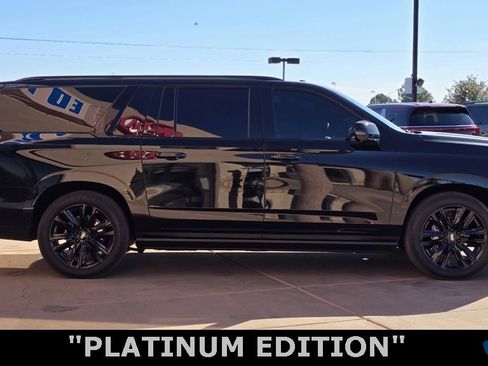 Used 2023 Cadillac Escalade ESV Sport Platinum image 10