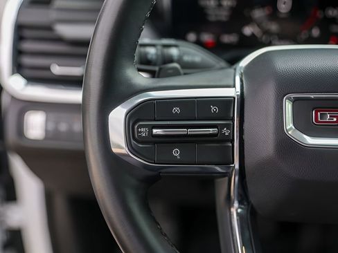 Used 2024 GMC Acadia Elevation image 17