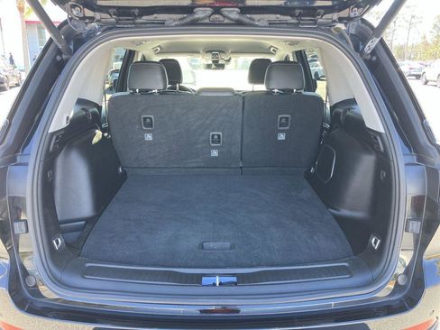 Used 2022 Jeep Grand Cherokee Limited w/ Luxury Tech Group II image 29