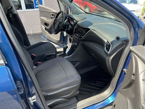Used 2020 Chevrolet Trax LT w/ LPO, Protection Package AWD/4WD image 26