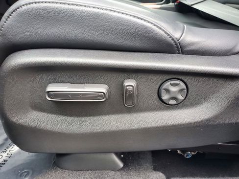 Used 2022 Honda CR-V Touring image 19