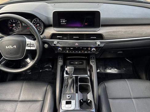 Used 2022 Kia Telluride EX w/ EX Premium Package image 17