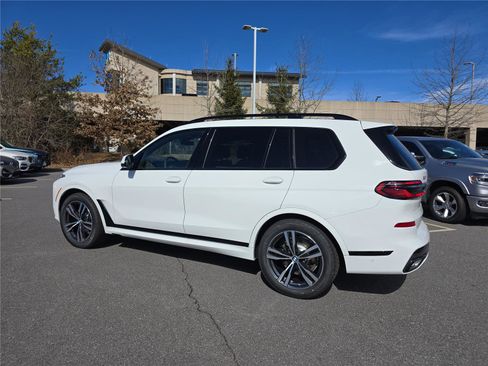 New 2026 BMW X7 xDrive40i w/ M Sport Package AWD/4WD image 6
