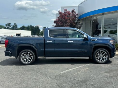 Used 2023 GMC Sierra 1500 Denali w/ Technology Package AWD/4WD image 8