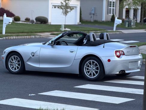 Used 2005 BMW Z4 2.5i RWD image 7