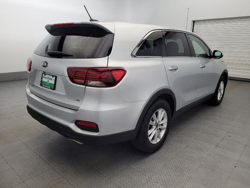 Used 2020 Kia Sorento FWD V6 image 9