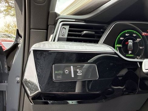 Used 2024 Audi Q8 e-tron Premium Plus w/ Premium Plus Package image 35