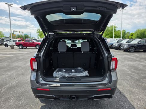 New 2026 Ford Explorer ST-Line AWD/4WD image 9