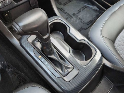 Used 2018 Chevrolet Colorado Z71 AWD/4WD image 32