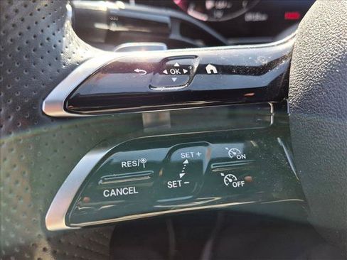Used 2023 Mercedes-Benz C 300 Sedan image 12