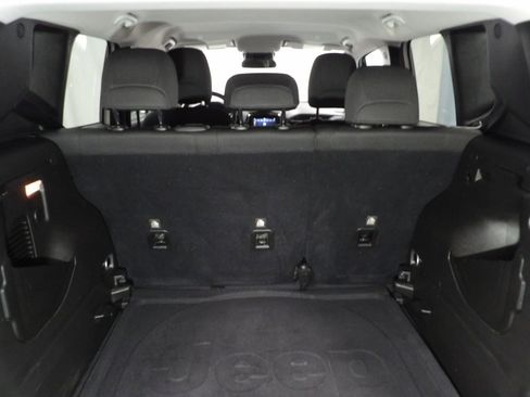 Used 2021 Jeep Renegade Latitude image 8