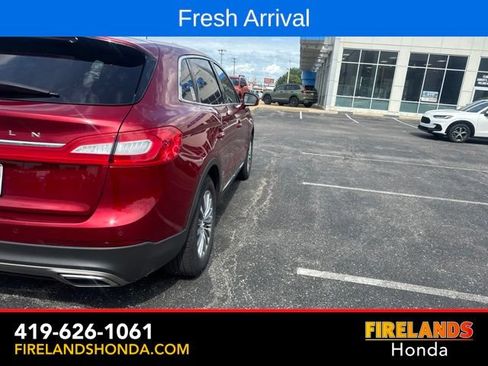 Used 2017 Lincoln MKX Select w/ Select Plus Package FWD image 6