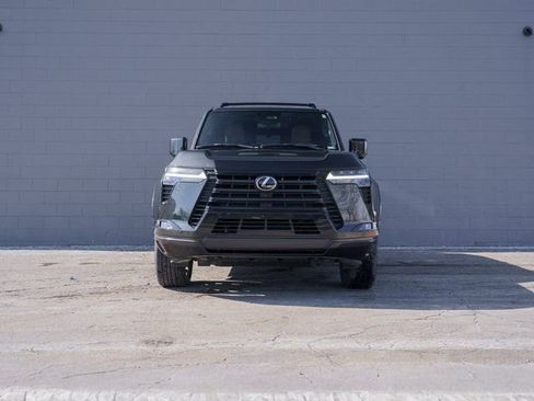 Used 2024 Lexus GX 550 w/ Accessory Package (2T) image 10