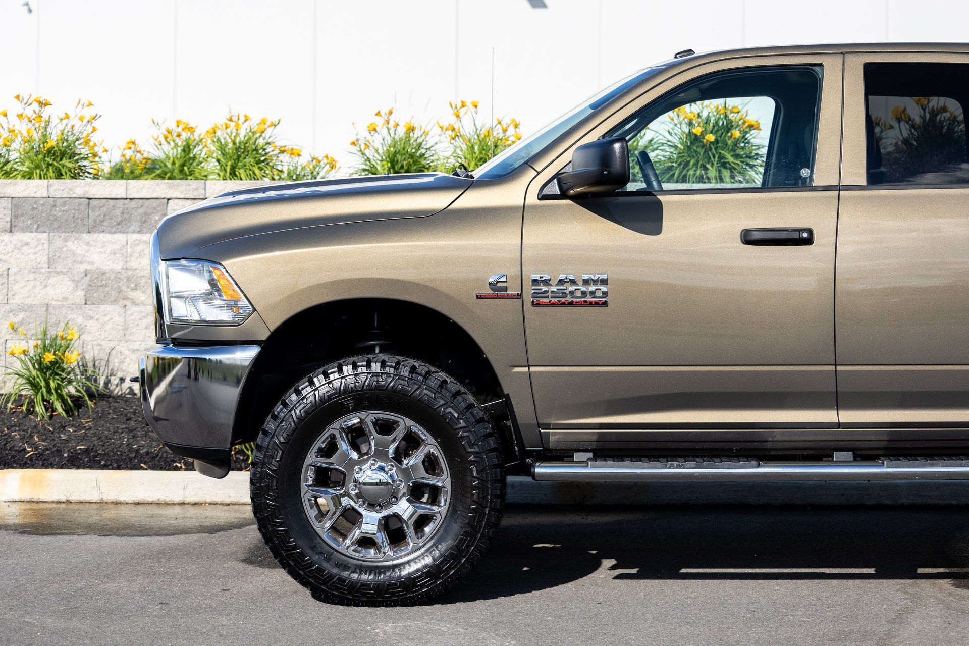 Used 2013 RAM 2500 Tradesman w/ Chrome Appearance Group AWD/4WD image 4